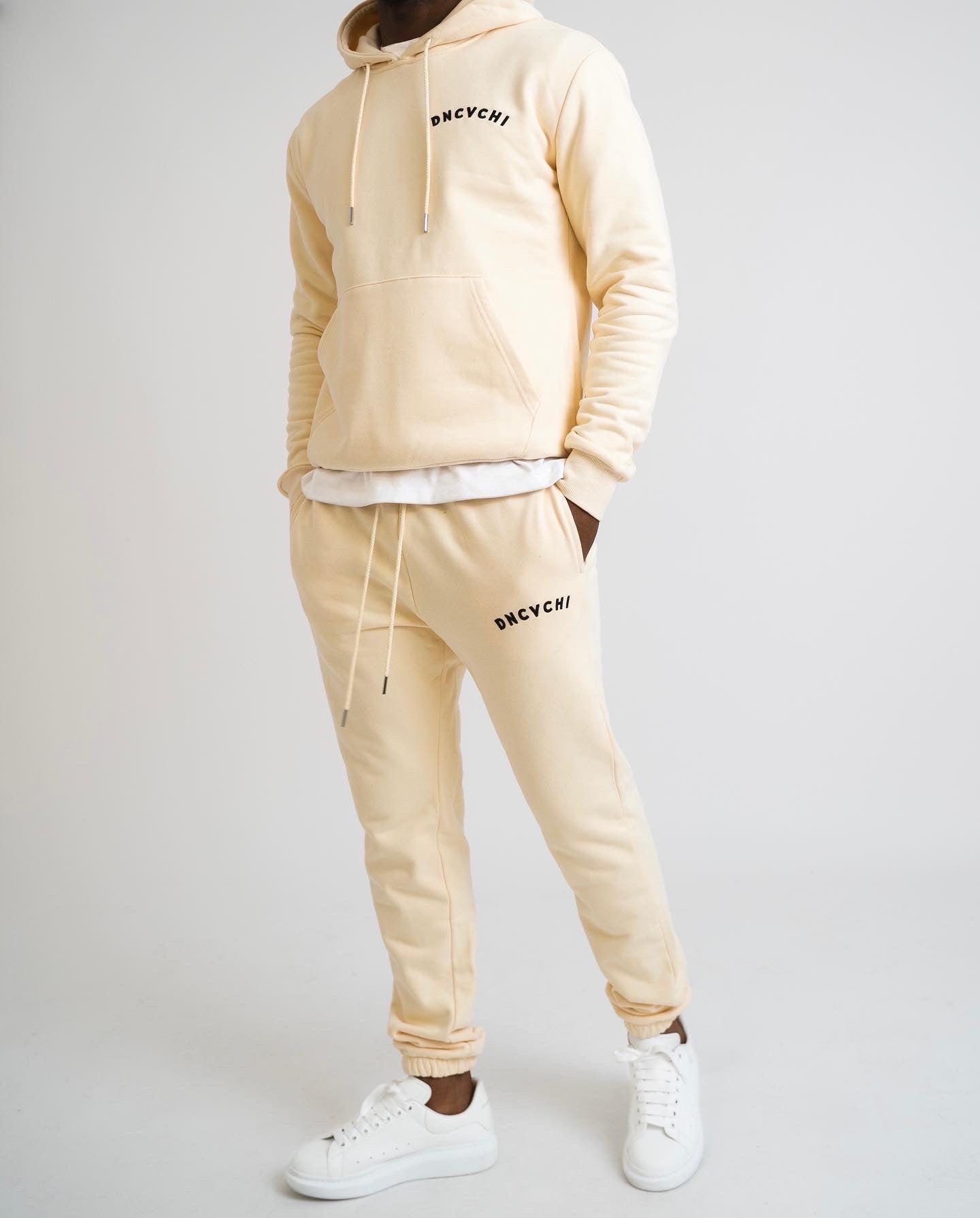 DNCVCHI LUX SWEATPANTS - CREAM/BLACK